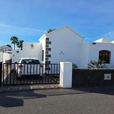 De La Paz Playa Blanca (Lanzarote)