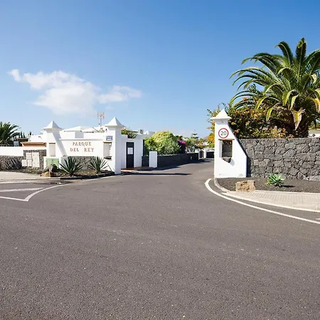 De La Paz Playa Blanca (Lanzarote)