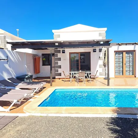 De La Paz Villa *