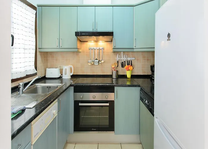 De La Paz *